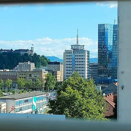 Lejlighed Corner Tower // Prijetno Stanovanje Za 4 Osebe + Free Parking *