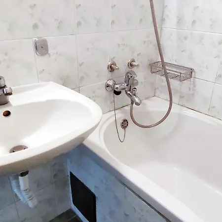 Appartamento Corner Tower // Prijetno Stanovanje Za 4 Osebe + Free Parking Lubiana